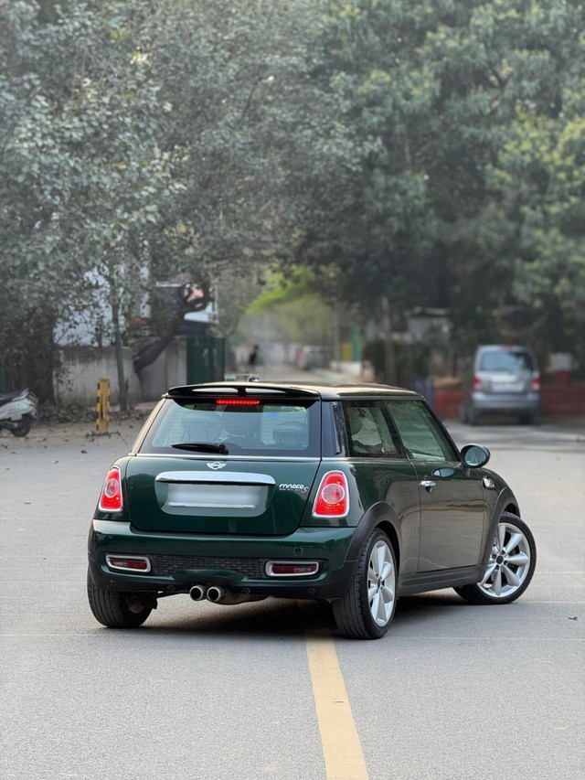 Second-hand 2014 Mini Cooper S for sale in New Delhi-8