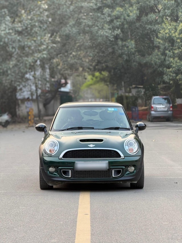 Second-hand 2014 Mini Cooper S for sale in New Delhi-4