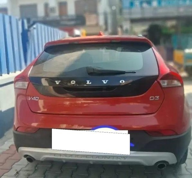 Second-hand 2017 Volvo V40 D3 R Design for sale in Coimbatore-1