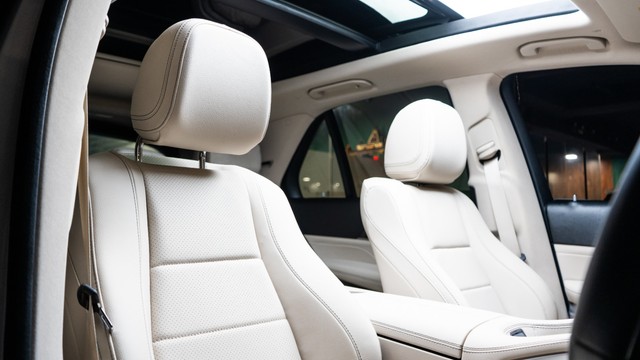 Second-hand 2025 Mercedes-Benz GLE 300d 4Matic AMG Line for sale in New Delhi-14