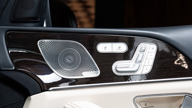 Second-hand 2025 Mercedes-Benz GLE 300d 4Matic AMG Line for sale in New Delhi-16