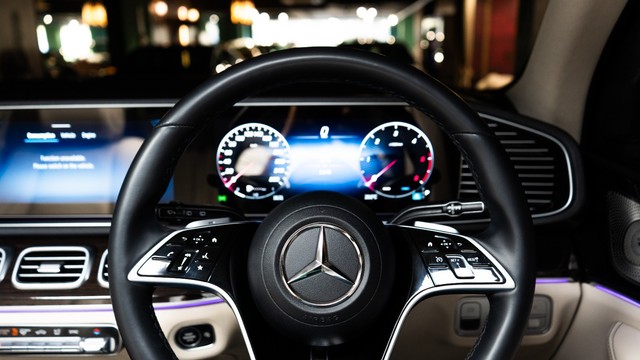 Second-hand 2025 Mercedes-Benz GLE 300d 4Matic AMG Line for sale in New Delhi-8