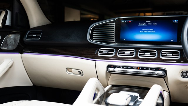 Second-hand 2025 Mercedes-Benz GLE 300d 4Matic AMG Line for sale in New Delhi-10