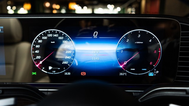 Second-hand 2025 Mercedes-Benz GLE 300d 4Matic AMG Line for sale in New Delhi-9