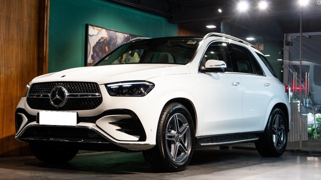 Second-hand 2025 Mercedes-Benz GLE 300d 4Matic AMG Line for sale in New Delhi-2