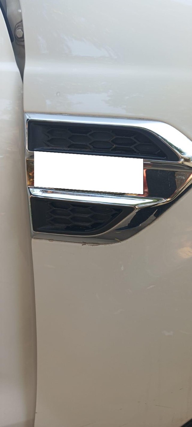 Ford Endeavour 3.2 Titanium AT 4X4 Second-hand 2017 Ford Endeavour 3.2 Titanium AT 4X4 for sale in New Delhi-31