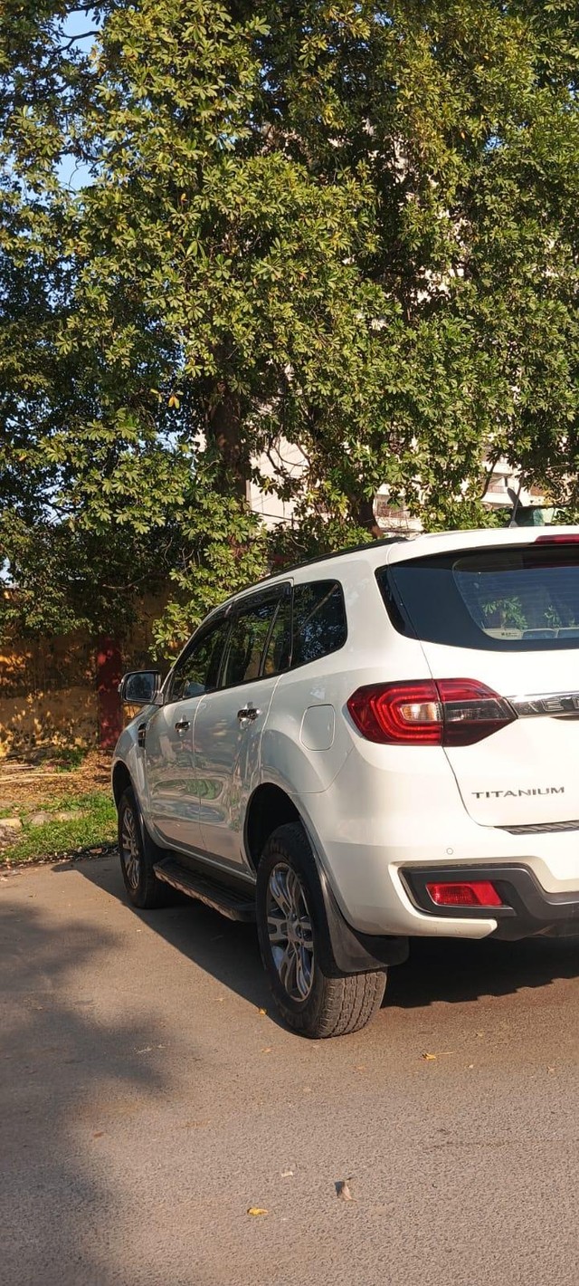 Ford Endeavour 3.2 Titanium AT 4X4 Second-hand 2017 Ford Endeavour 3.2 Titanium AT 4X4 for sale in New Delhi-4