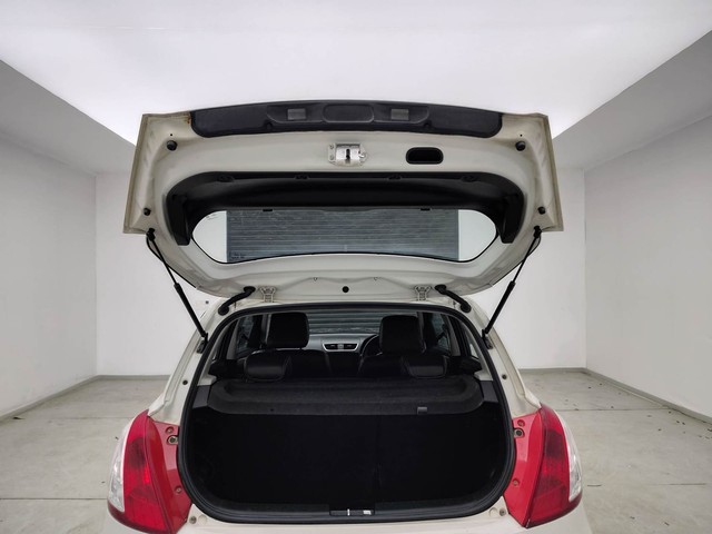 Second-hand 2016 Maruti Suzuki Swift VXI for sale in Visakhapatnam-25