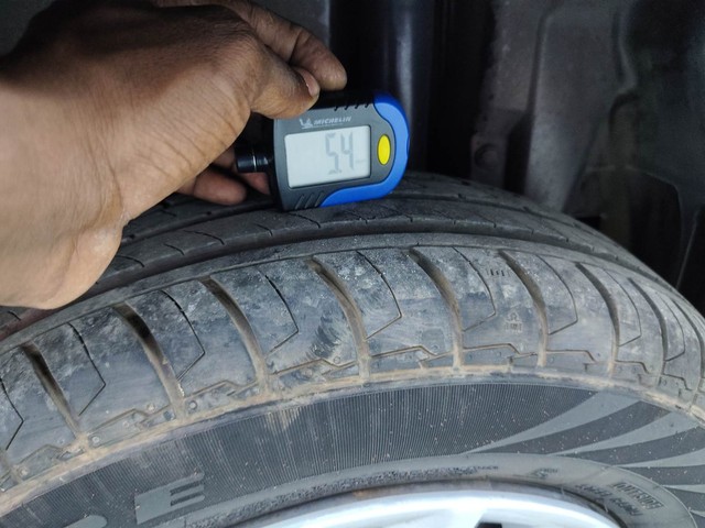 Second-hand 2014 Maruti Suzuki Swift VXI for sale in Visakhapatnam-23