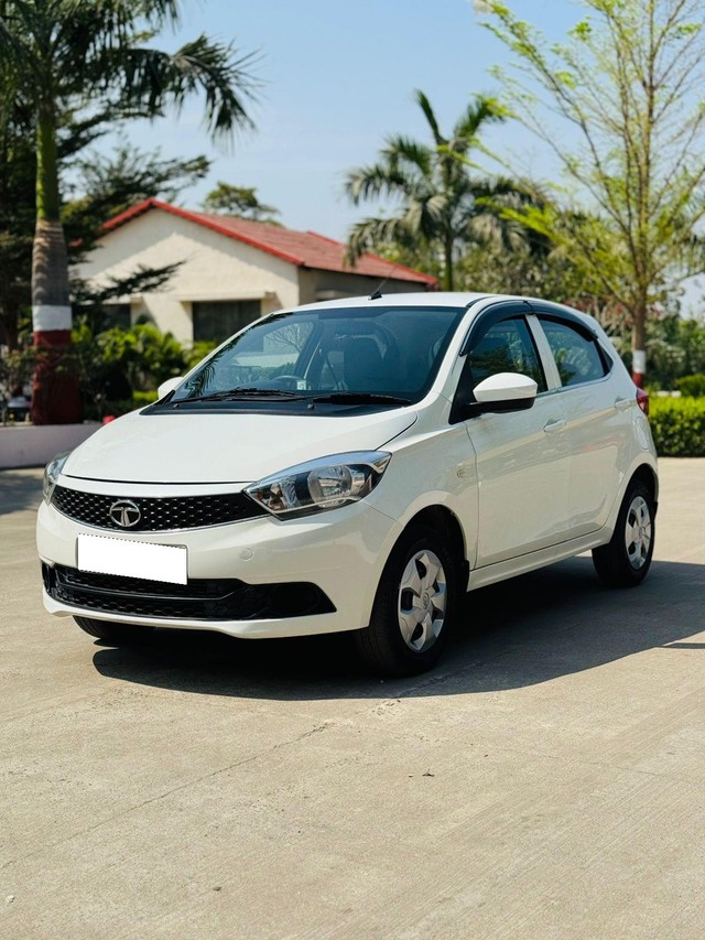 Second-hand 2019 Tata Tiago 1.2 Revotron XT for sale in Vadodara-5