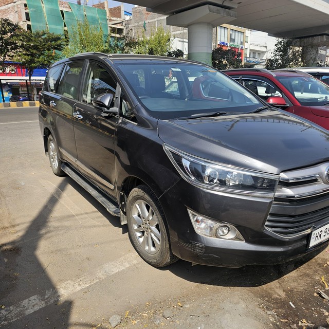 Second-hand 2019 Toyota Innova Crysta 2.4 VX MT 8S BSIV for sale in New Delhi-6