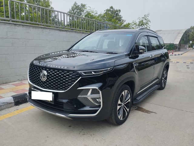 Second-hand 2023 MG Hector Plus Sharp CVT for sale in New Delhi-4