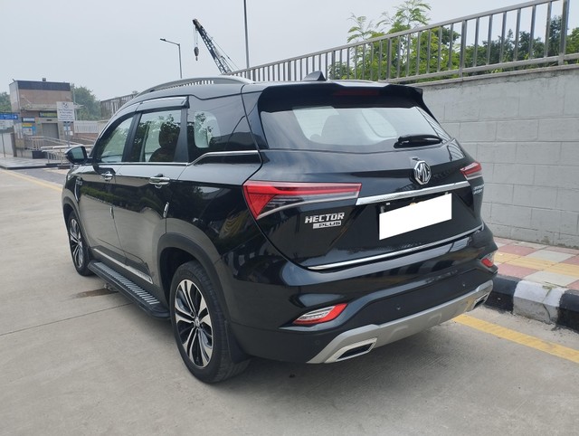 Second-hand 2023 MG Hector Plus Sharp CVT for sale in New Delhi-9