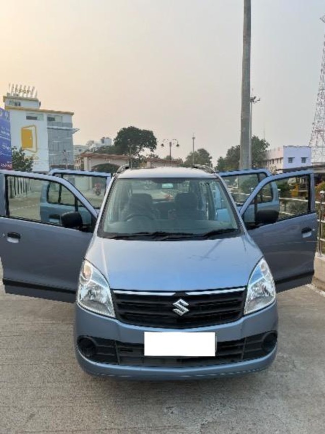 Second-hand 2011 Maruti Suzuki Wagon R LXI CNG for sale in Kakinada-8