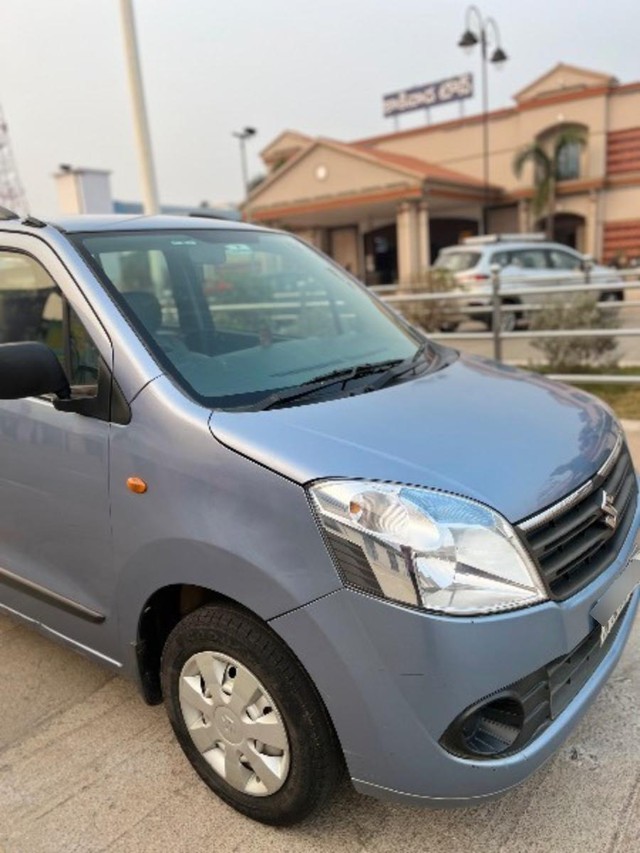 Second-hand 2011 Maruti Suzuki Wagon R LXI CNG for sale in Kakinada-5
