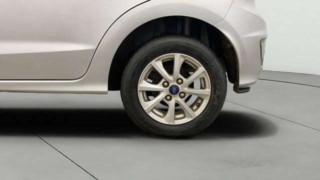 Second-hand 2019 Ford Figo 1.2P Titanium MT for sale in Lucknow-27