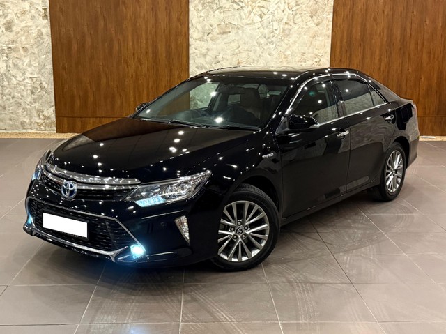 Second-hand 2018 Toyota Camry 2.5 Hybrid for sale in New Delhi-3