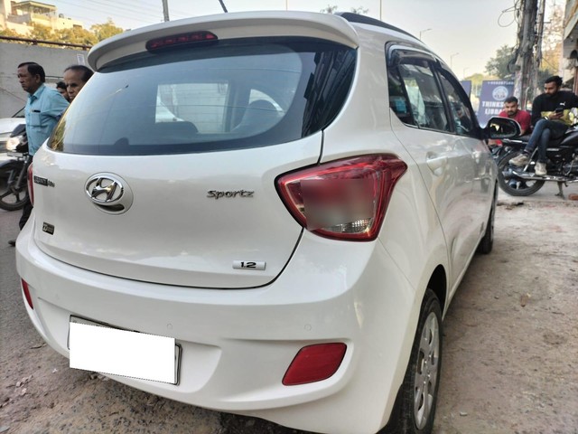 Second-hand 2016 Hyundai i10 Sportz 1.1L for sale in New Delhi-9