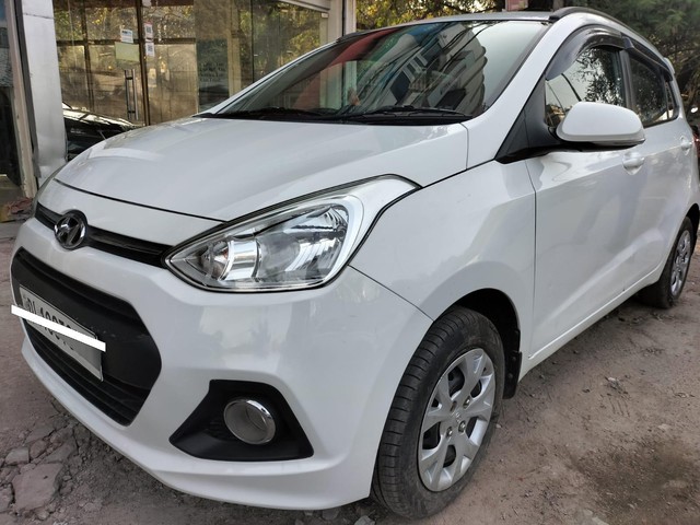 Second-hand 2016 Hyundai i10 Sportz 1.1L for sale in New Delhi-3