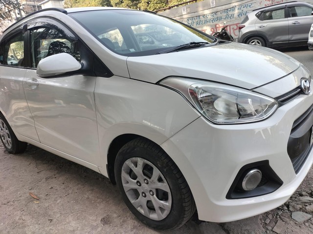 Second-hand 2016 Hyundai i10 Sportz 1.1L for sale in New Delhi-2