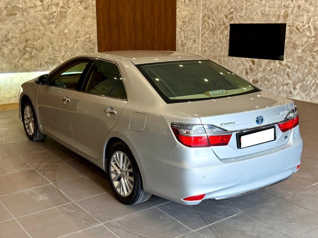 Second-hand 2017 Toyota Camry Hybrid for sale in New Delhi-14
