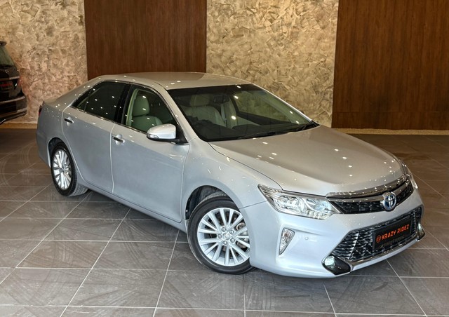 Second-hand 2017 Toyota Camry Hybrid for sale in New Delhi-6