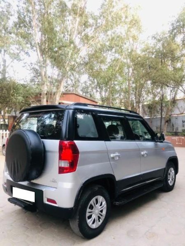 Second-hand 2016 Mahindra TUV 300 T6 Plus for sale in Ghaziabad-2