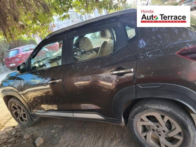 Second-hand 2021 Nissan Magnite XE BSVI for sale in Noida-3