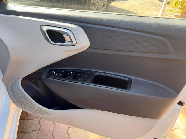 Second-hand 2024 Hyundai Aura SX Plus AMT for sale in Thane-7