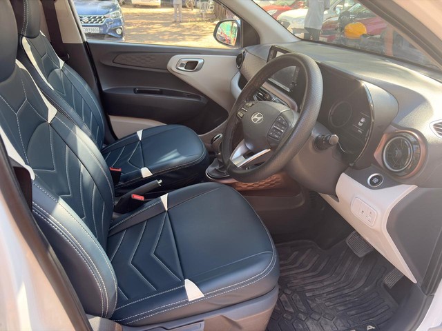 Second-hand 2024 Hyundai Aura SX Plus AMT for sale in Thane-9