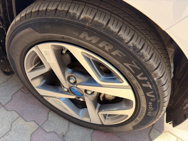 Second-hand 2024 Hyundai Aura SX Plus AMT for sale in Thane-5