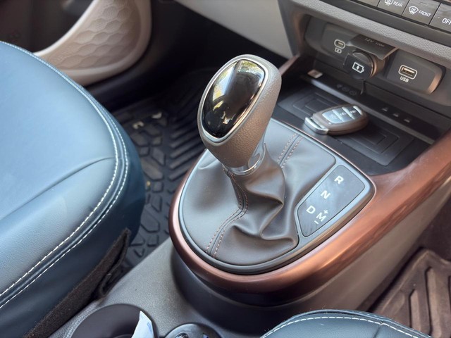 Second-hand 2024 Hyundai Aura SX Plus AMT for sale in Thane-19