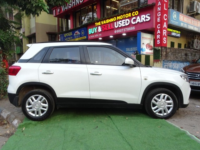Second-hand 2016 Maruti Suzuki Vitara Brezza VDi for sale in Kolkata-4