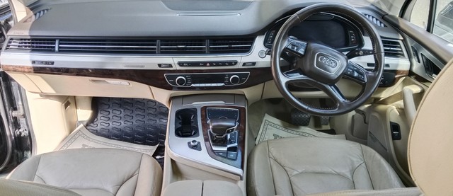Second-hand 2017 Audi Q7 45 TDI Quattro Technology for sale in Mumbai-5