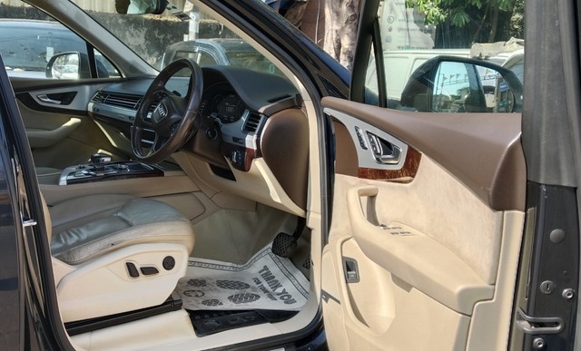 Second-hand 2017 Audi Q7 45 TDI Quattro Technology for sale in Mumbai-14