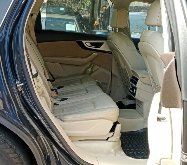 Second-hand 2017 Audi Q7 45 TDI Quattro Technology for sale in Mumbai-13