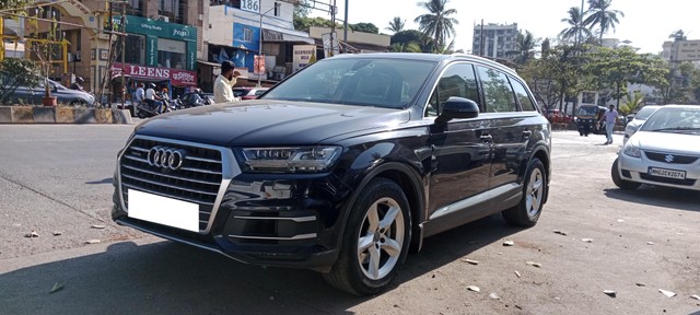 Second-hand 2017 Audi Q7 45 TDI Quattro Technology for sale in Mumbai-3