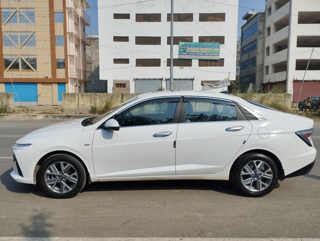 Second-hand 2023 Hyundai Verna SX IVT for sale in New Delhi-3