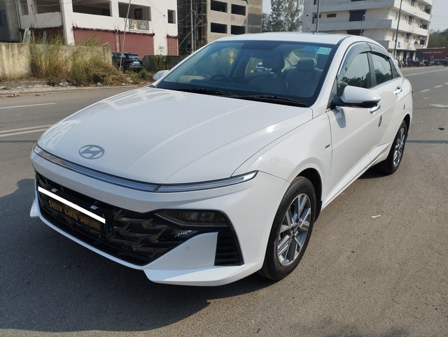 Second-hand 2023 Hyundai Verna SX IVT for sale in New Delhi-4