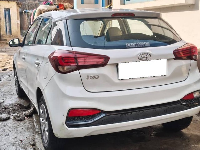 Second-hand 2018 Hyundai i20 1.2 Magna Executive for sale in Kushinagar-2