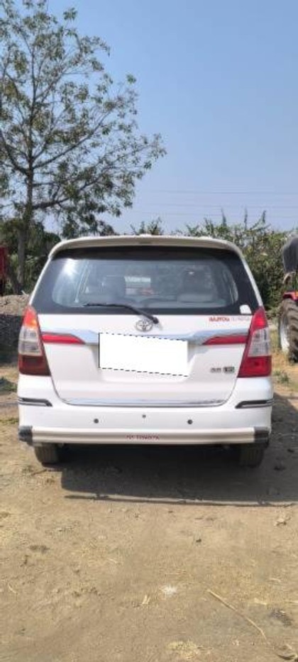 Second-hand 2016 Toyota Innova 2.5 G (Diesel) 7 Seater BS IV for sale in Latur