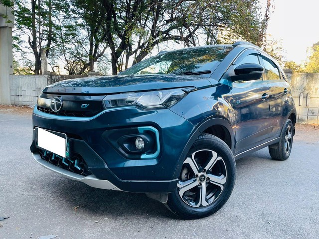 Second-hand 2022 Tata Nexon EV XZ Plus for sale in Mumbai-4