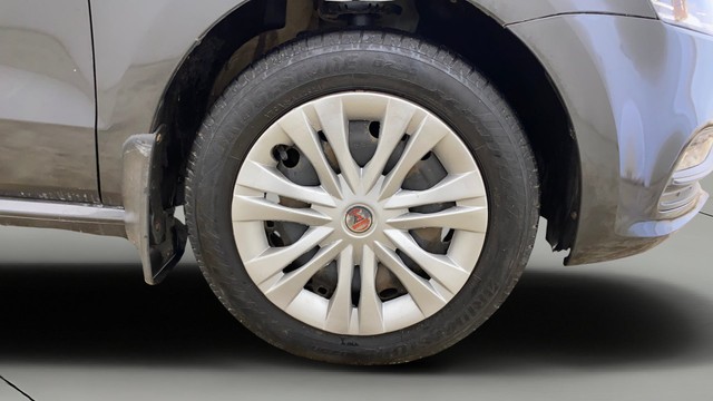 Second-hand 2015 Volkswagen Polo 1.2 MPI Comfortline for sale in Ahmedabad-23