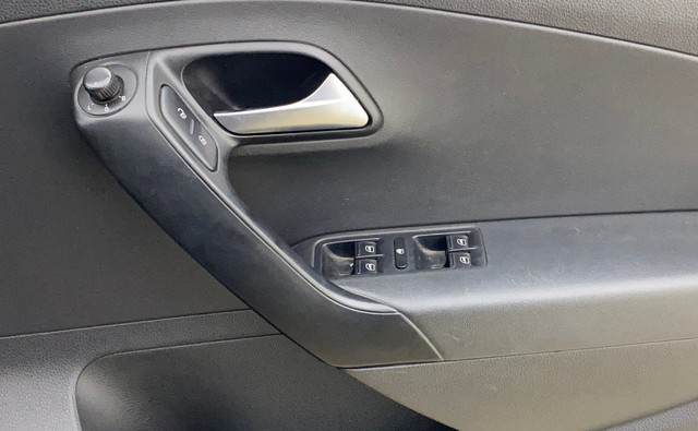 Second-hand 2015 Volkswagen Polo 1.2 MPI Comfortline for sale in Ahmedabad-17