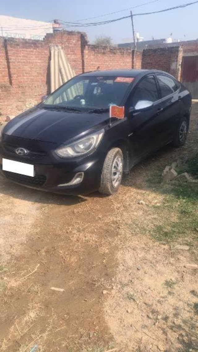 Second-hand 2014 Hyundai Verna 1.6 CRDI for sale in Bareilly-3