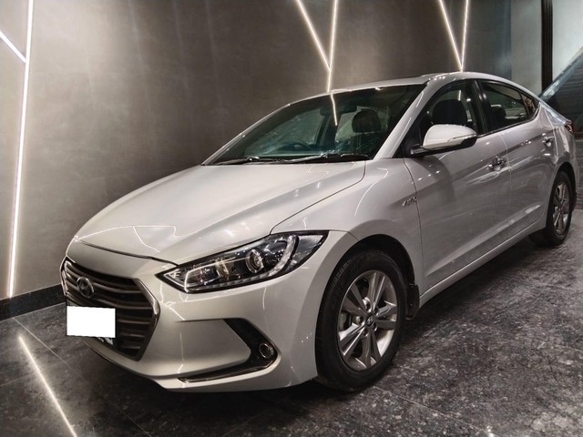 Second-hand 2018 Hyundai Elantra 2.0 SX Option AT for sale in New Delhi-4