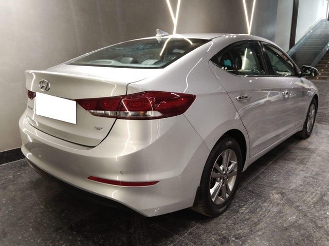 Second-hand 2018 Hyundai Elantra 2.0 SX Option AT for sale in New Delhi-10