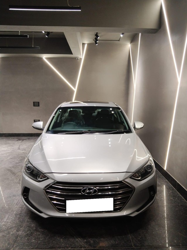 Second-hand 2018 Hyundai Elantra 2.0 SX Option AT for sale in New Delhi-5
