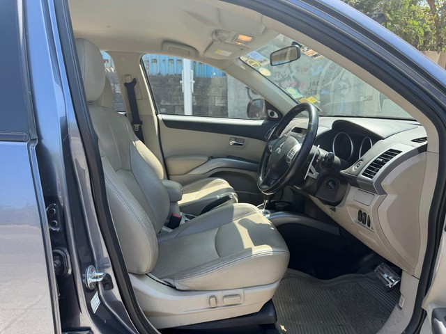 Mitsubishi Outlander 2.4 Second-hand 2010 Mitsubishi Outlander 2.4 for sale in Mumbai-15