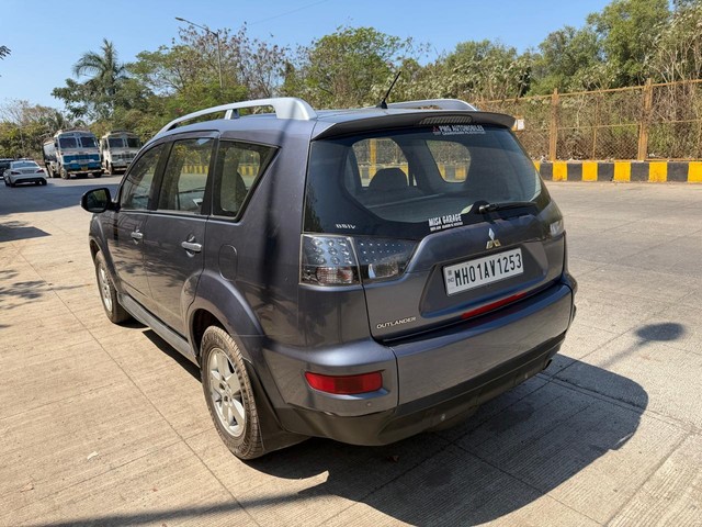 Mitsubishi Outlander 2.4 Second-hand 2010 Mitsubishi Outlander 2.4 for sale in Mumbai-14